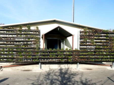 Progetto proGireg: terminati i giardini verticali alla Casa di Ospitalità Notturna di corso Tazzoli 76